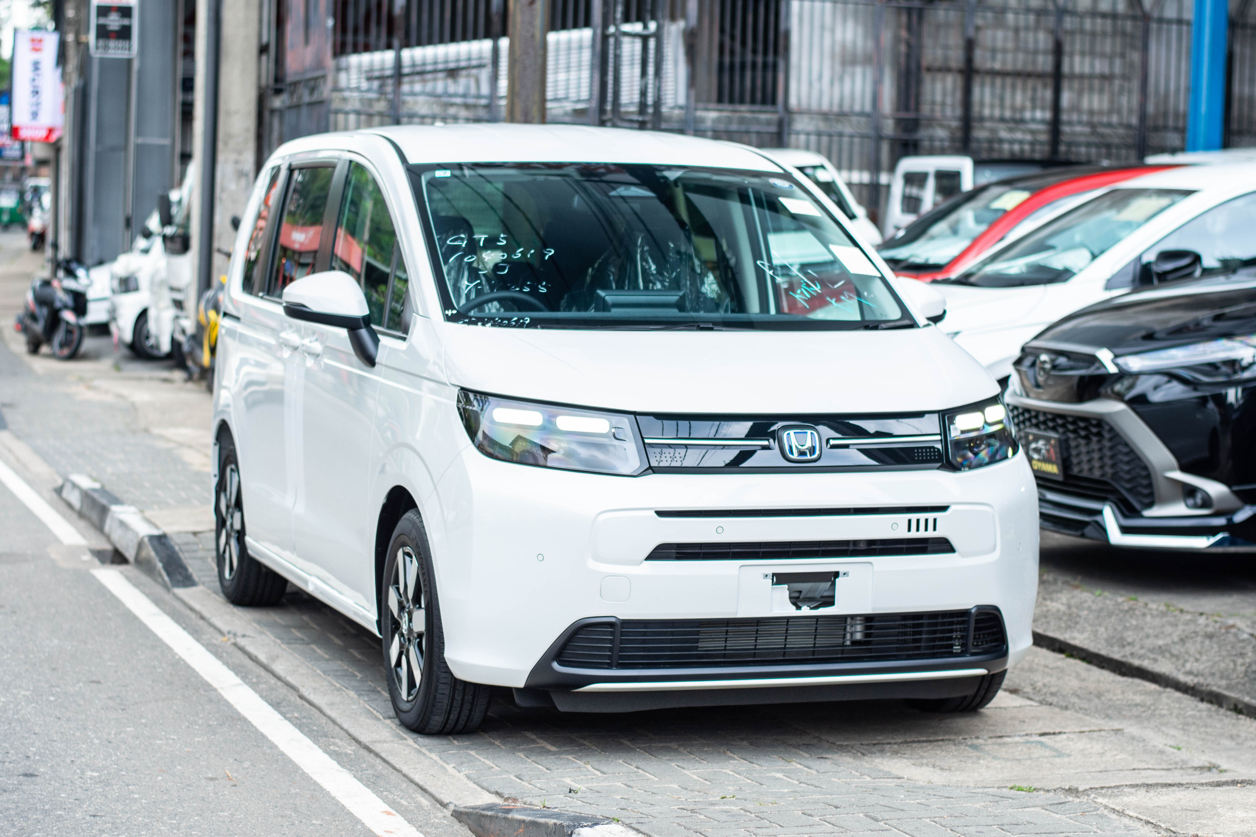 2025 Honda Freed Air EX Hybrid